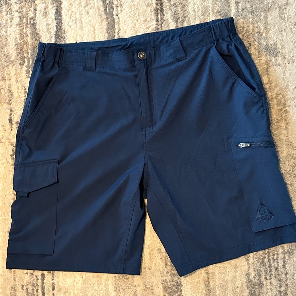 Gerry men’s shorts. Navy size 38 waist.